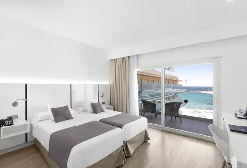Doppelzimmer mit zwei Einzelbetten im Hotel El Cid auf Mallorca