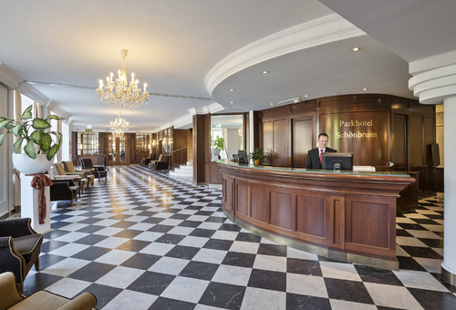 Rezeption im Austria Trend Parkhotel Schönbrunn Wien
