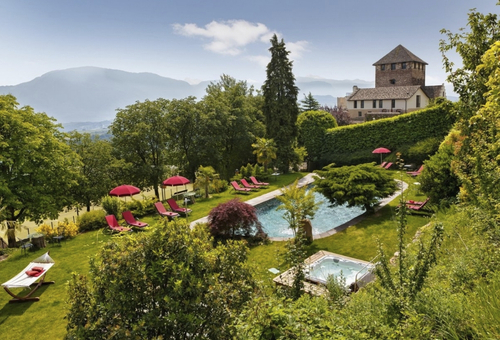 Außenbereich des Schloss Hotel Korb, Südtirol, Italien