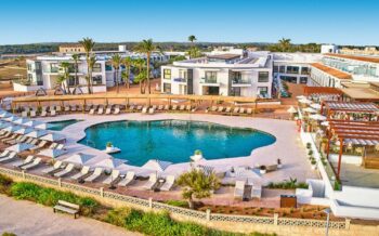 Außenansicht des Universal Hotel Grand Leon & Spa