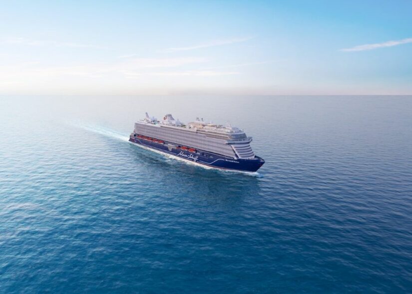 Mein Schiff Relax von außen