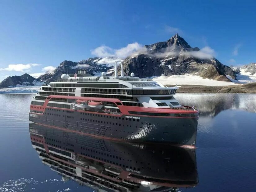 ©Kjell Adrill Bersas / Photo competition / Hurtigruten 