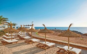 Universal Cabo Blanco Strand